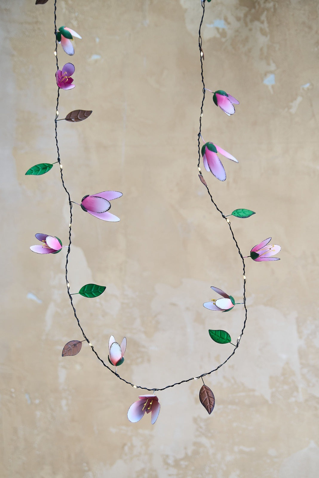 Magnolia 20 outdoor string lights